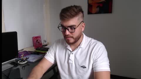 Snapshot of dylanhot10 chatting on 12/24/24, 03:16 dylanhot10 online show from 12/24/24, 03:16