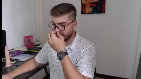 Snapshot of dylanhot10 chatting on 12/29/24, 07:32 dylanhot10 online show from 12/29/24, 07:32