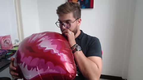 Snapshot of dylanhot10 chatting on 01/29/25, 08:46 dylanhot10 online show from 01/29/25, 08:46