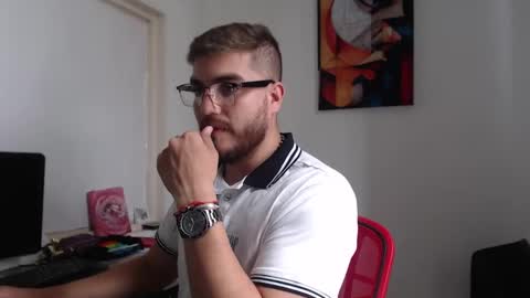 Snapshot of dylanhot10 chatting on 02/10/25, 07:49 dylanhot10 online show from 02/10/25, 07:49