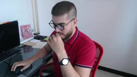 Snapshot of dylanhot10 chatting on 09/16/25, 08:43 dylanhot10 online show from 09/16/25, 08:43