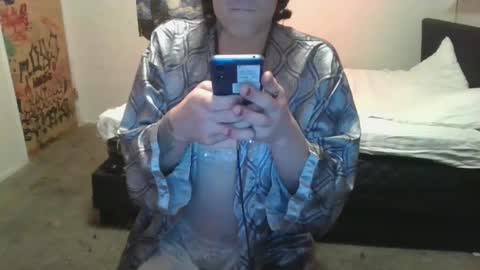 Snapshot of dylanjowelch chatting on 01/27/25, 07:35 Aurora online show from 01/27/25, 07:35