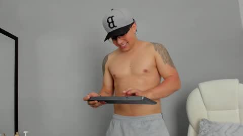 Snapshot of dylann_blaze_ chatting on 03/10/25, 05:29 online show from 03/10/25, 05:29