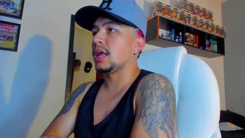 Snapshot of dylann_blaze_ chatting on 09/18/25, 04:20 online show from 09/18/25, 04:20