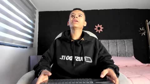 dylanroyce_ online show from 03/28/26, 12:38