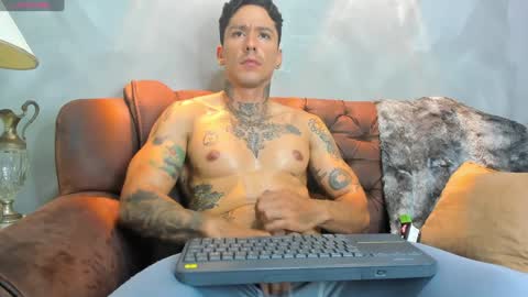 Snapshot of dylanstonne1 chatting on 01/23/25, 03:05 D Y L A N online show from 01/23/25, 03:05