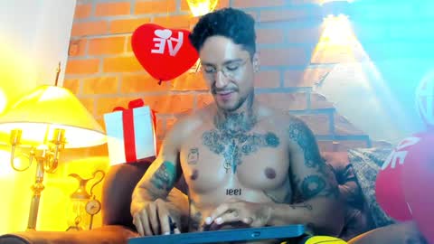 Snapshot of dylanstonne1 chatting on 02/06/25, 10:21 D Y L A N online show from 02/06/25, 10:21