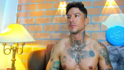 Snapshot of dylanstonne1 chatting on 02/20/25, 02:57 D Y L A N online show from 02/20/25, 02:57