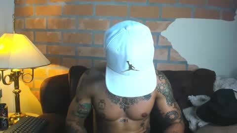 Snapshot of dylanstonne1 chatting on 03/09/25, 01:35 D Y L A N online show from 03/09/25, 01:35