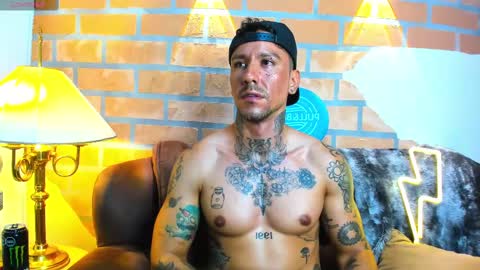 Snapshot of dylanstonne1 chatting on 03/12/25, 10:50 D Y L A N online show from 03/12/25, 10:50