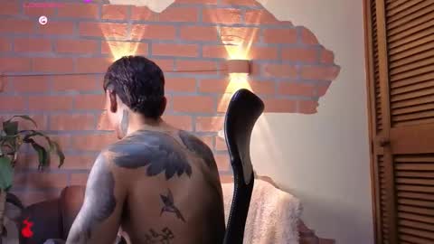 Snapshot of dylanstonne1 chatting on 11/30/25, 10:03 D Y L A N online show from 11/30/25, 10:03