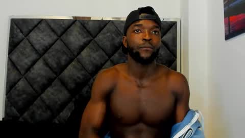 Dylan Taylor online show from 10/12/25, 02:49