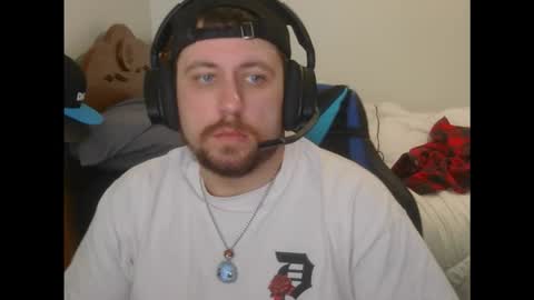 Snapshot of dylboi47 chatting on 10/14/25, 07:14 dylboi47 online show from 10/14/25, 07:14