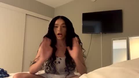 Snapshot of dynasty313 chatting on 01/04/25, 08:37 Dynasty online show from 01/04/25, 08:37