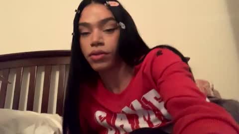 Snapshot of dynasty313 chatting on 01/12/25, 10:54 Dynasty online show from 01/12/25, 10:54