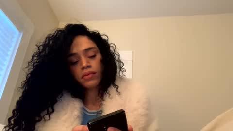 Snapshot of dynasty313 chatting on 01/21/25, 09:04 Dynasty online show from 01/21/25, 09:04