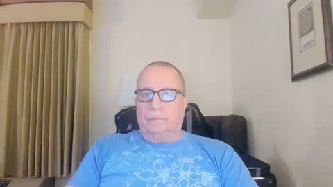 Snapshot of e_rectiom chatting on 01/12/25, 12:18 Mr Wonderful online show from 01/12/25, 12:18