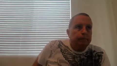 Snapshot of e_rectiom chatting on 11/08/25, 10:30 Mr Wonderful online show from 11/08/25, 10:30