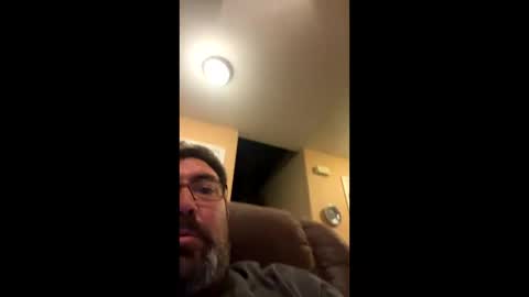 Snapshot of earl3232 chatting on 11/26/25, 09:43 earl3232 online show from 11/26/25, 09:43