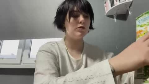 Snapshot of earthascritchfield chatting on 04/09/26, 03:17 Rina online show from 04/09/26, 03:17