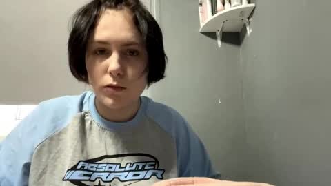 Snapshot of earthascritchfield chatting on 04/10/26, 01:49 Rina online show from 04/10/26, 01:49