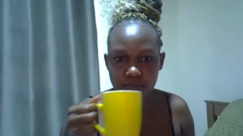 east_queen online show from 12/17/25, 08:31