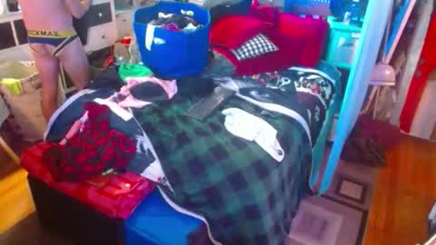 Snapshot of eastbayboy57 chatting on 11/28/25, 03:36 eastbayboy57 online show from 11/28/25, 03:36