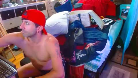 Snapshot of eastbayboy57 chatting on 12/17/25, 06:58 eastbayboy57 online show from 12/17/25, 06:58