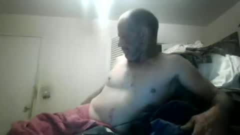 Snapshot of easye4015 chatting on 06/15/26, 01:19 Easye online show from 06/15/26, 01:19