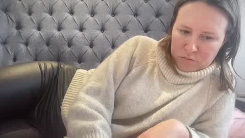 Nadia Ferreira  online show from 01/13/26, 11:04