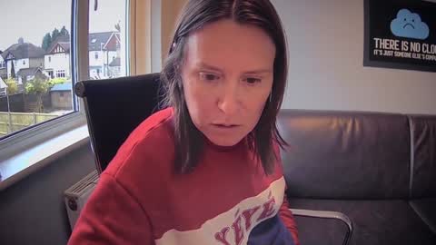 Nadia Ferreira  online show from 03/07/26, 02:58