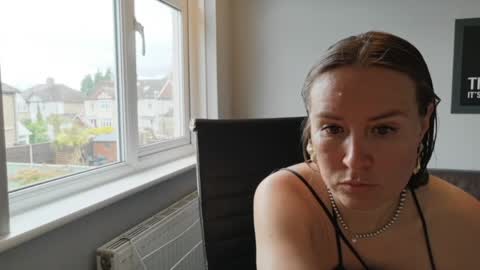 Nadia Ferreira  online show from 05/19/26, 09:37