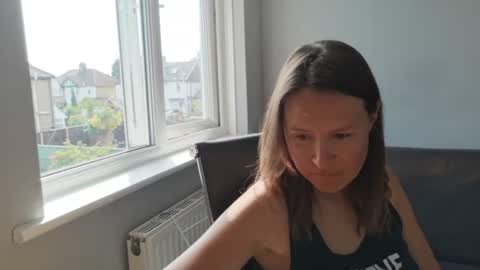 Nadia Ferreira  online show from 07/10/26, 08:29