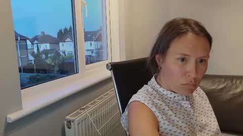 Nadia Ferreira  online show from 07/10/26, 08:33