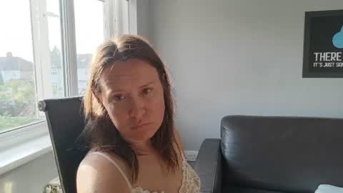Nadia Ferreira  online show from 07/18/26, 06:17