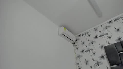 Snapshot of ebanolily chatting on 02/12/26, 01:28 ebanolily online show from 02/12/26, 01:28