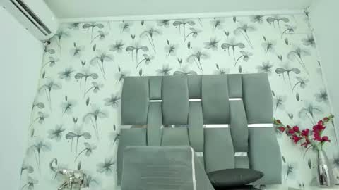 Snapshot of ebanolily chatting on 02/18/26, 02:35 ebanolily online show from 02/18/26, 02:35