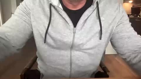 Snapshot of ebnk15 chatting on 10/23/25, 09:19 ebnk15 online show from 10/23/25, 09:19