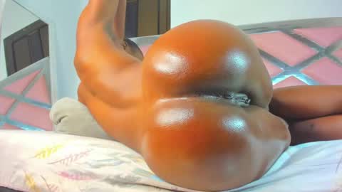 Snapshot of ebonnygoddess2 chatting on 02/14/25, 06:51 2 online show from 02/14/25, 06:51