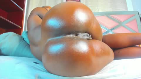 Snapshot of ebonnygoddess2 chatting on 03/11/25, 07:03 2 online show from 03/11/25, 07:03