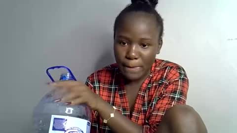 Queen online show from 03/04/26, 10:05