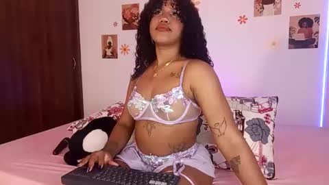 Snapshot of ebony_af chatting on 06/24/26, 04:00 ebony_af online show from 06/24/26, 04:00
