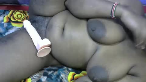 Snapshot of ebony_caramell048 chatting on 09/25/25, 06:28 caramell online show from 09/25/25, 06:28