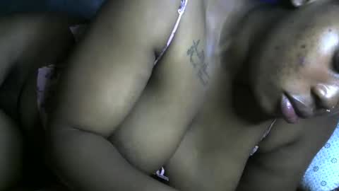 Snapshot of ebony_caramell048 chatting on 11/05/25, 05:40 caramell online show from 11/05/25, 05:40