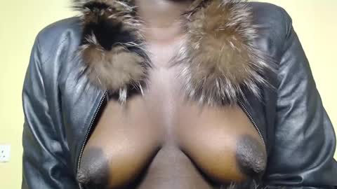 Snapshot of ebony_choco2 chatting on 01/15/25, 05:08 ebony choco2 online show from 01/15/25, 05:08