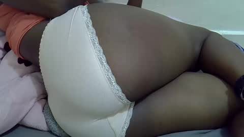 Snapshot of ebony_cuttey30 chatting on 06/06/26, 06:34 ebony_cuttey30 online show from 06/06/26, 06:34