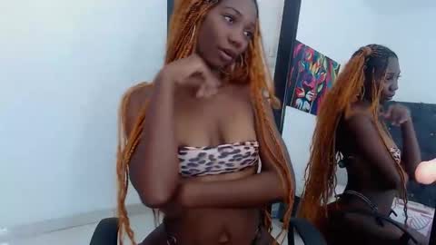 Snapshot of ebony_fantasy_ chatting on 01/11/25, 06:01 Natalia online show from 01/11/25, 06:01