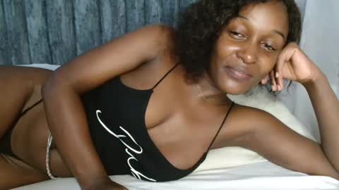 Snapshot of ebony_ghoddes chatting on 02/21/25, 02:50 ebony online show from 02/21/25, 02:50