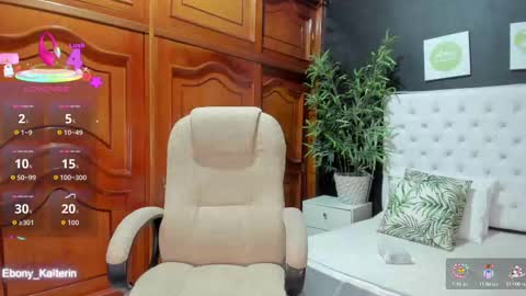 ebony_katterin online show from 10/08/25, 10:46