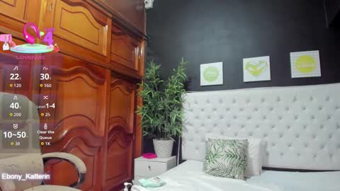 ebony_katterin online show from 10/30/25, 11:11